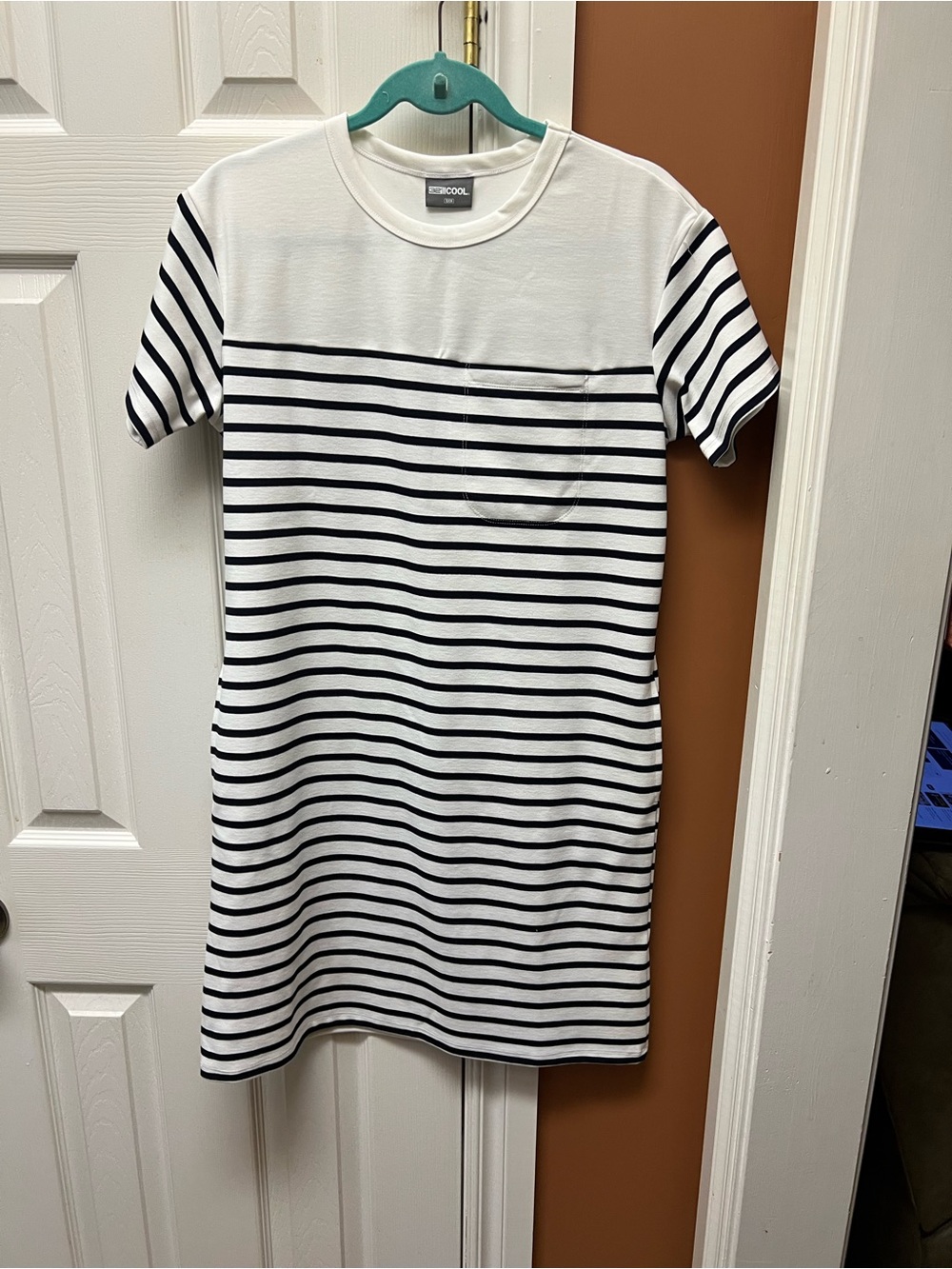 Women’s White & Black Striped Short Sleeve Dress